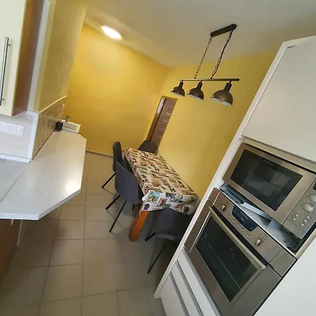 公寓 Apartman Hodrusa